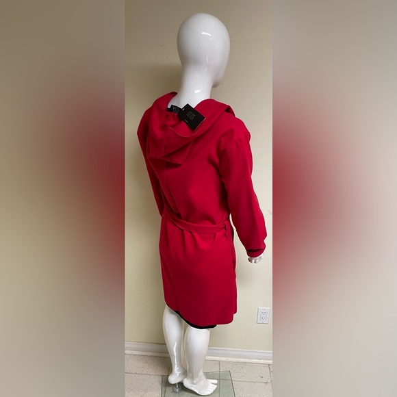 Red Trench - Picture 3 of 4